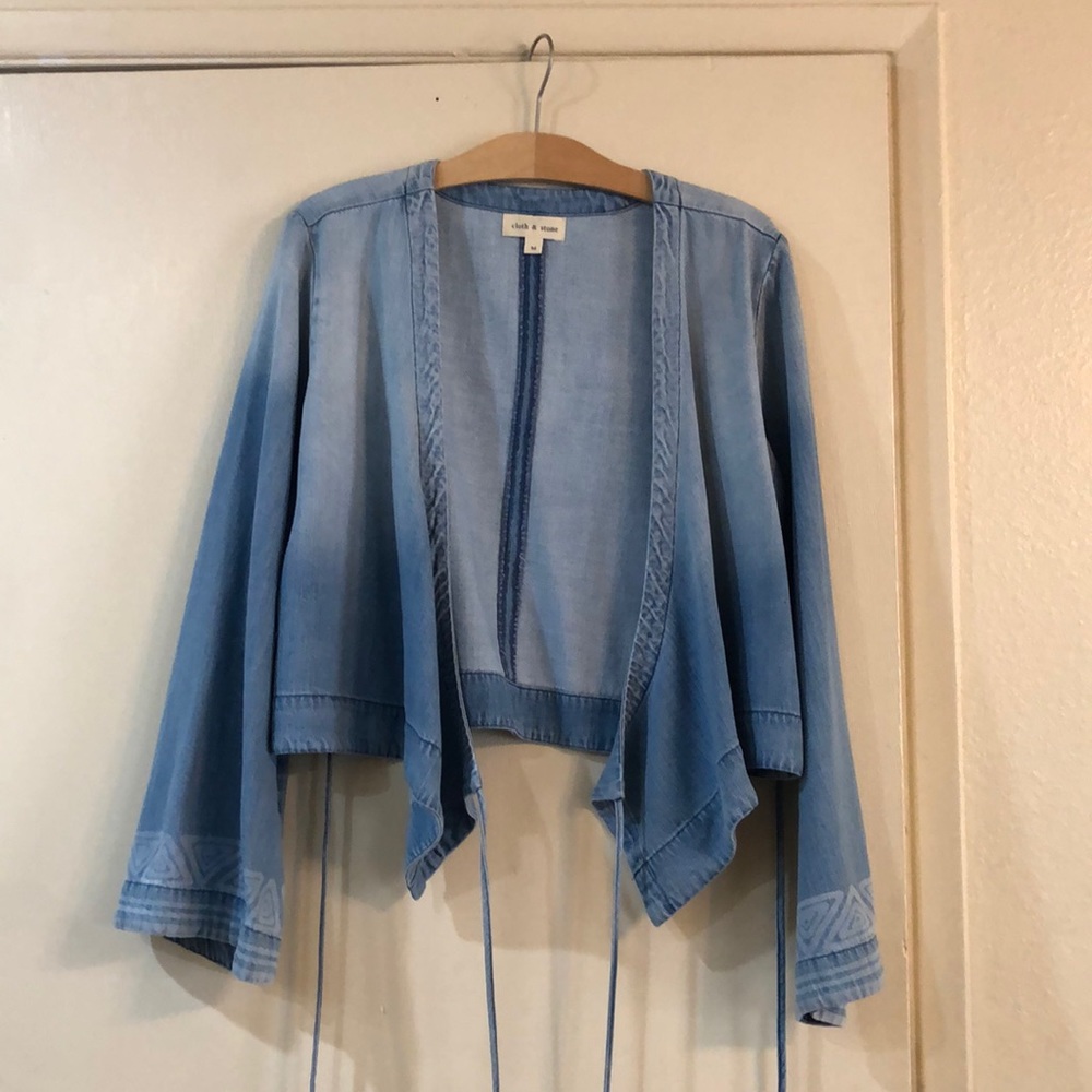 Women’s cloth and stone wrap size medium
